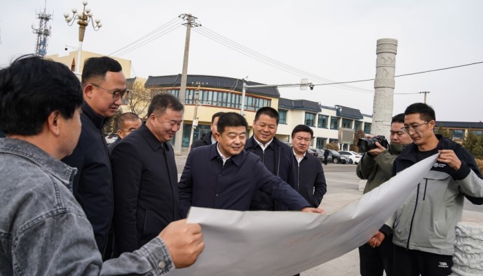 肅州區(qū)委副書記、區(qū)長宋濟(jì)民調(diào)研生態(tài)公司酒泉火車站站房改造提升項(xiàng)目復(fù)工復(fù)產(chǎn)情況